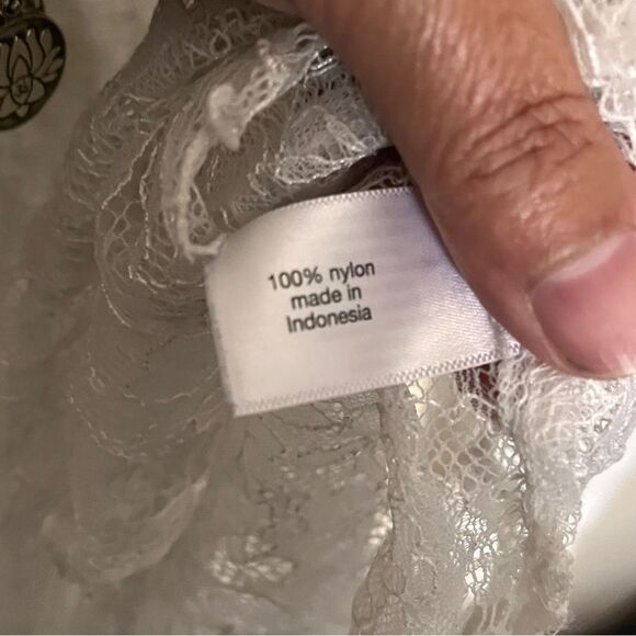 Lane Bryant White Lace V-Neck Sheer Blouse with Ruffle Sleeves Size 22/24 - Picture 9 of 11